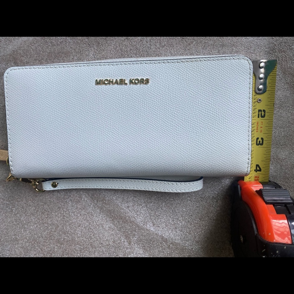 Authentic Michael Kors - Picture 9 of 10